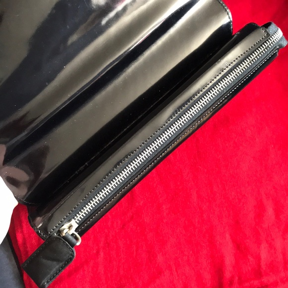 Prada Perfect handbag with label luscious lock. - Picture 4 of 5